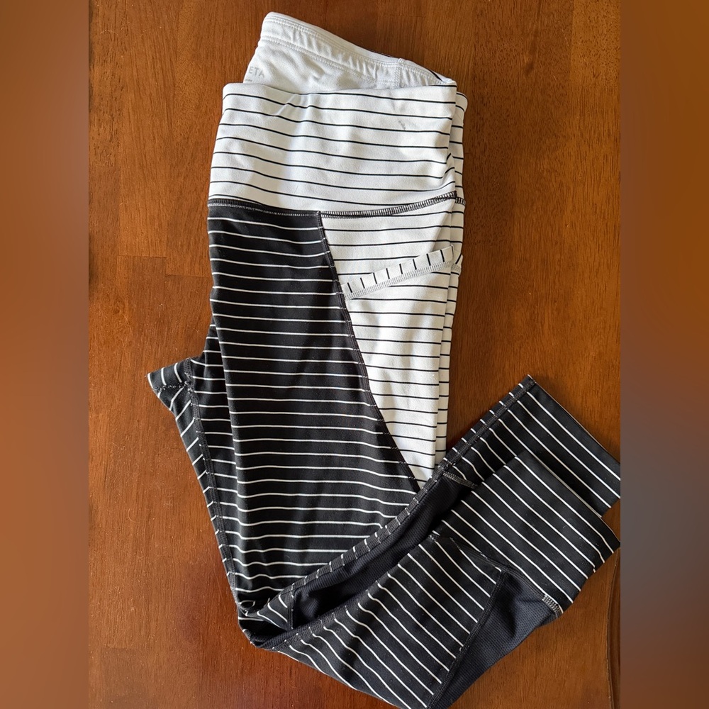 Athleta Black & White Striped Relay capri